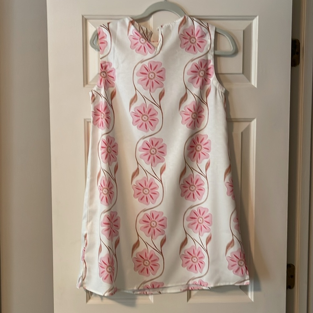NWT.. Pink and White Floral Dress by Commense in size small. - Picture 2 of 7